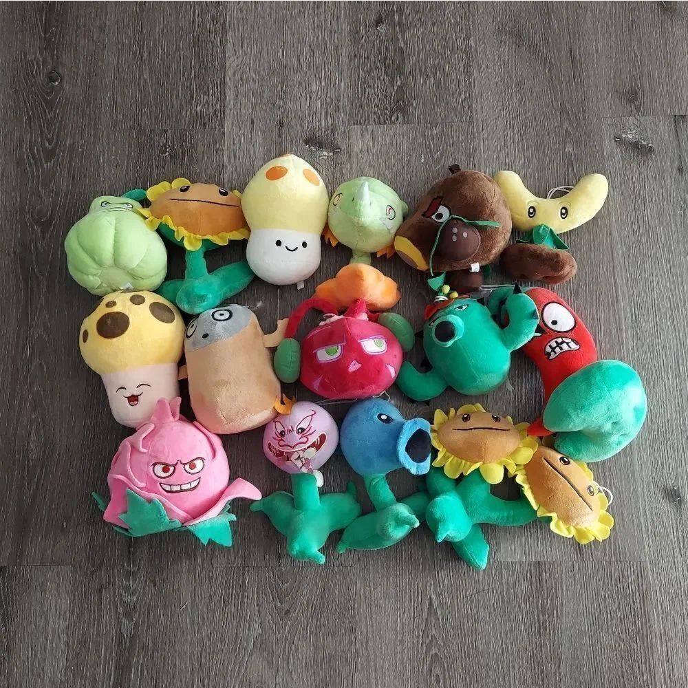 Plant Vs Zombies Plush Lot of 15